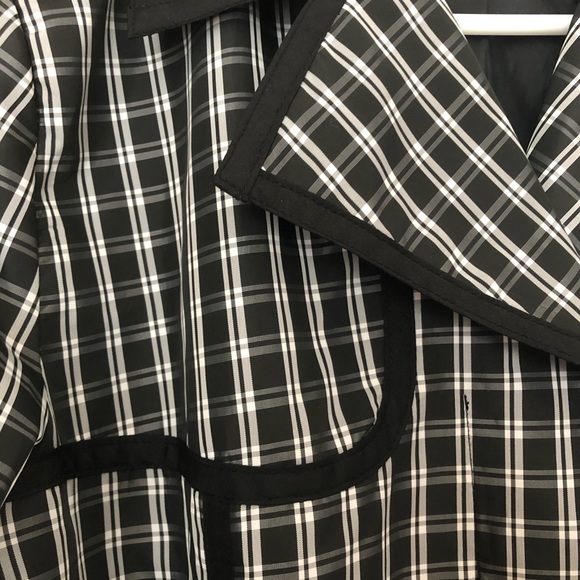 Black and White Plaid/Checkered Jacket, Size 10 - Picture 6 of 6